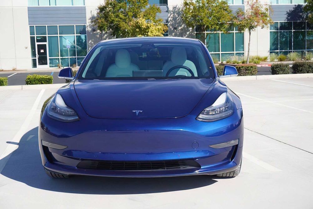 Tesla Model 3 Long Range      2019