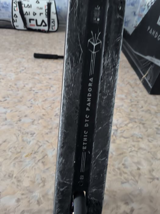 Самокат Ethic pandora neochrome Large новий