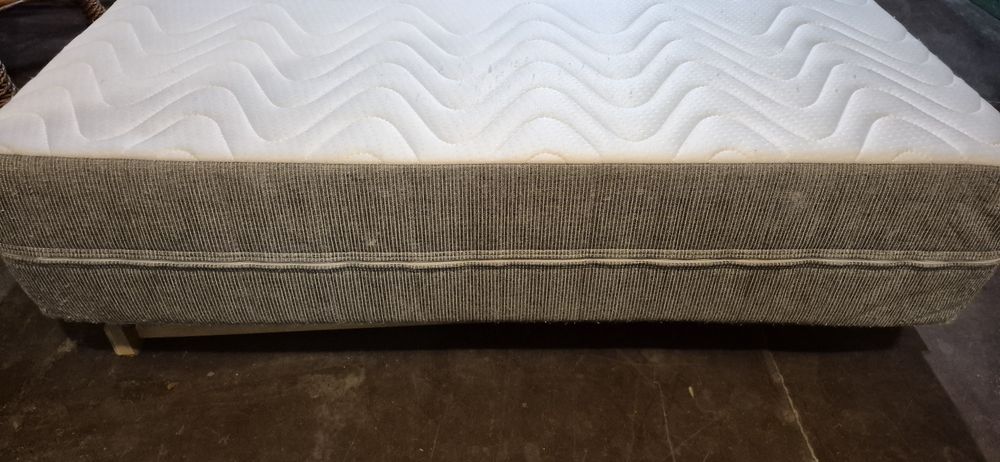 Materac  plus stelarz