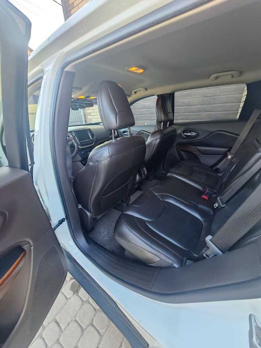 Продам Jeep Cherokee TrailHawk Elit 2015/2016