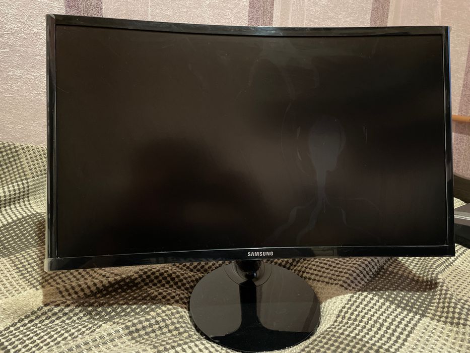 Монітор Samsung C24F390FH