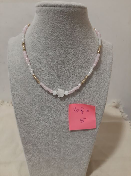 Colares de missangas do projecto Seis Mãos