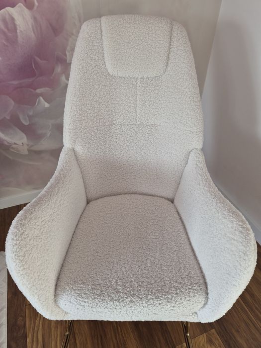 Fotel  bujany  biały