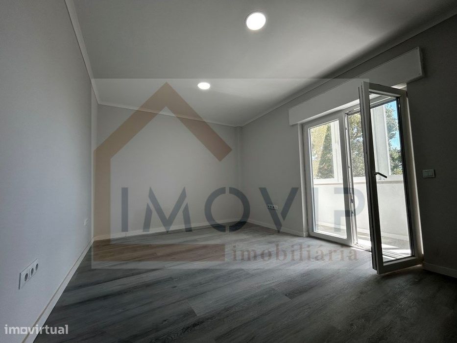 Apartamento T2 Remodelado em Setúbal