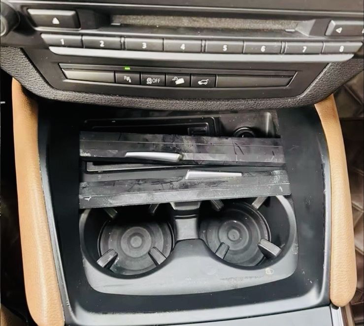 Шторка жалюзі кришка бардачка задвижка Bmw x5 x6 вантажівок