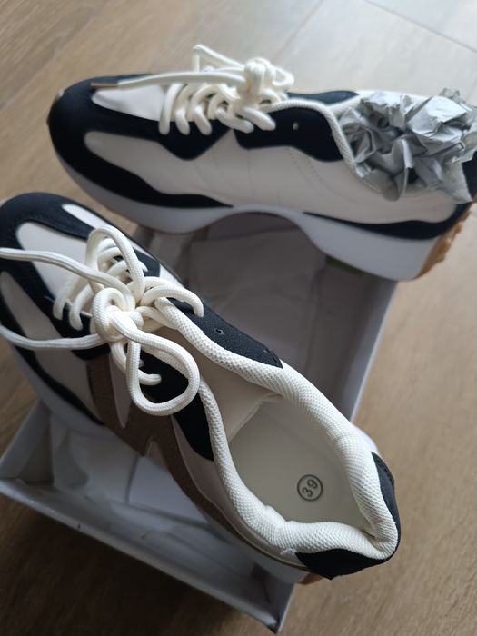 Sapatilhas novas (tam. 39)