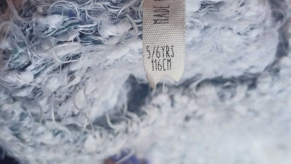 Sweter dziecięcy dla dziewczynki na wiek 5-6lat na wzrost 116cm