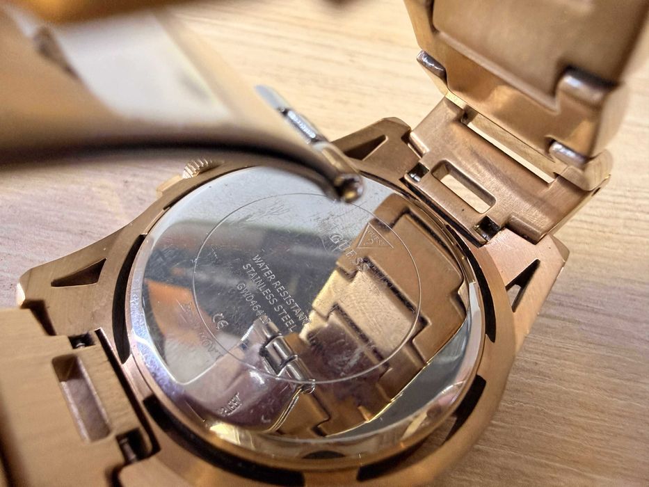 Zegarek damski naręczny Guess GW0464L3 Ladies Sport