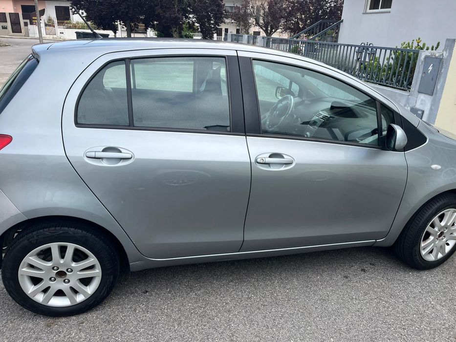 Toyota Yaris — fotografia 8