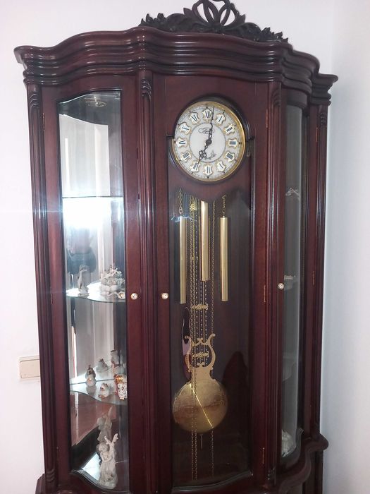 Relógio grande de sala