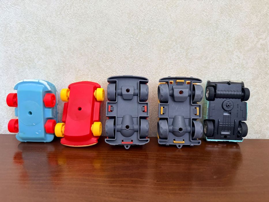 Дитячі гумові машинки для найменших діток, автобус та червона машинка