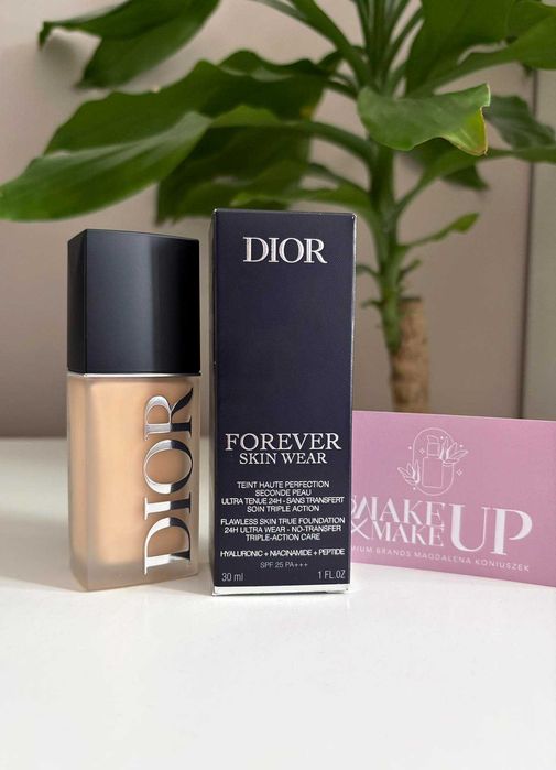 Dior Forever Skin Wear - Naturalnie Wygładzający, Matowy Podkład, 24h Ultra Wear 2,5N - Nowa formuła