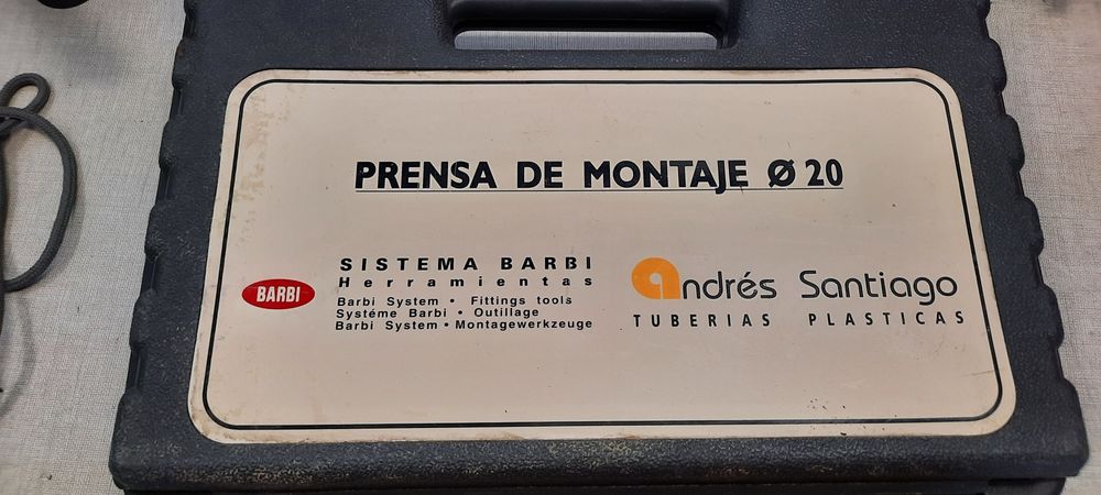 Maquina de soldar topos Geberit  e medidores laser