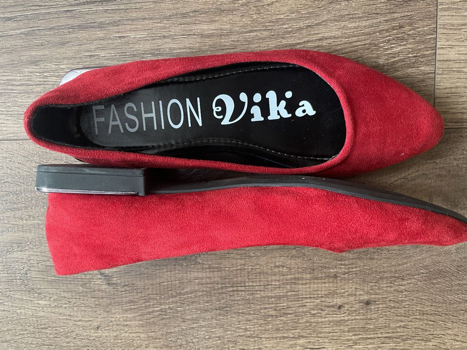 Червоні балетки 37р.