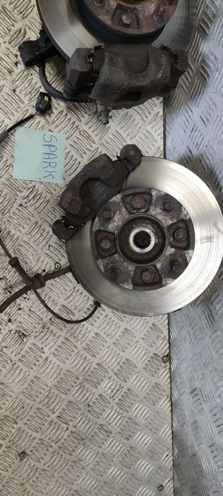 zwrotnica piasta abs prawa lewa spark