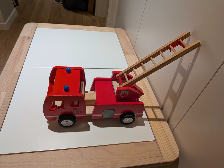 Wóz strażacki Montessori drewniany stan idealny