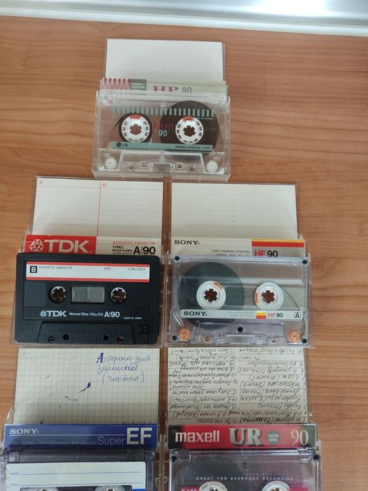 Лот аудіо касет TDK, Sony, Maxell, LG.