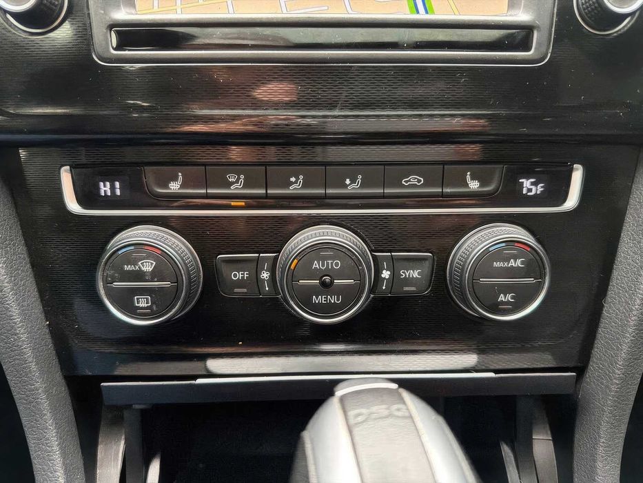 Volkswagen Golf GTI Autobahn 4-Door      2016