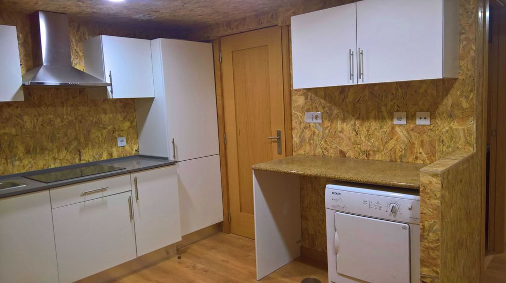 Quarto com wc privada não fumadores com tudo incluído a 10 minutos de Lisboa e do MARL