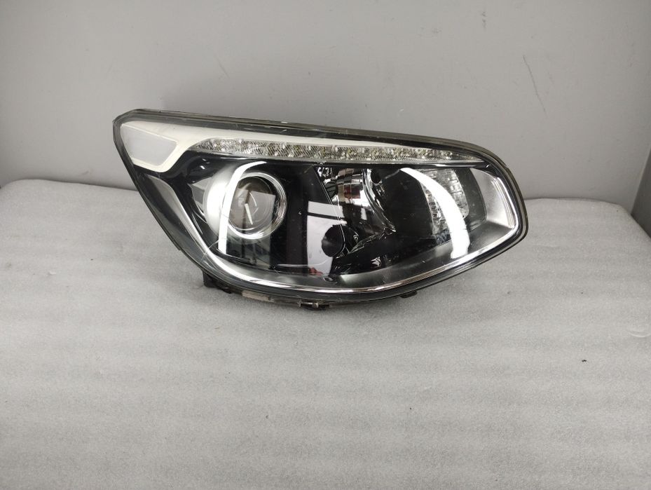Lampa reflektor prawy Kia Soul II DRL