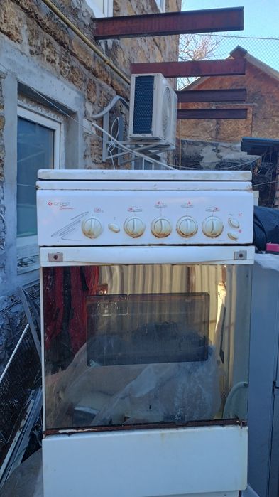 Продаётся в неплохом состоянии в рабочем газовая плита Брест GEFEST