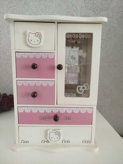 Дерев'яна шкатулка Hello Kitty для прикрас