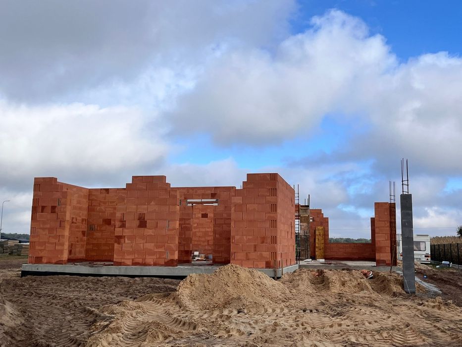 Budowa domów od fundamentów po dach