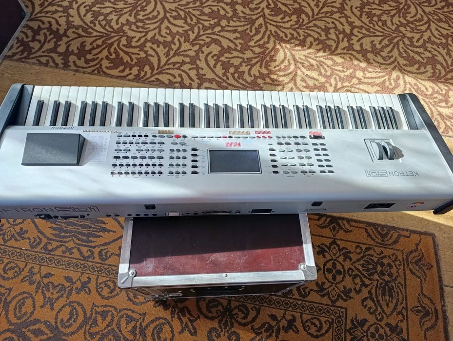 Keyboard ketron sd1