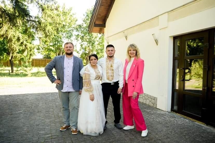 Ведуча Тамада Жива музика Діджей Спецефекти. Свято під ключ