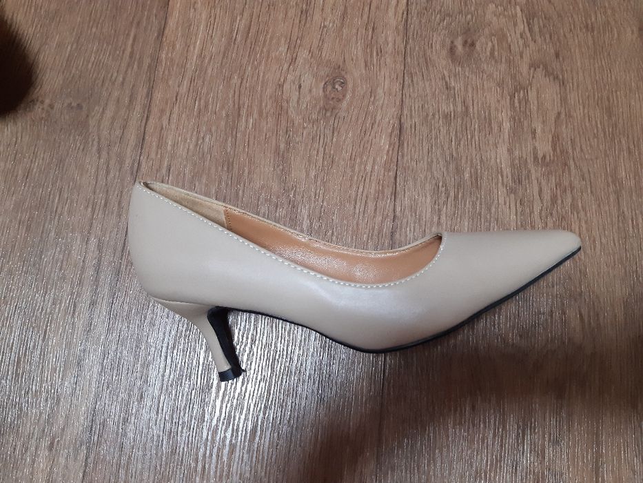 Туфлі лодочки 34 розміра