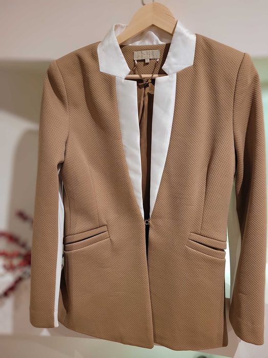 Żakiet damski elegancki w kolorze camel