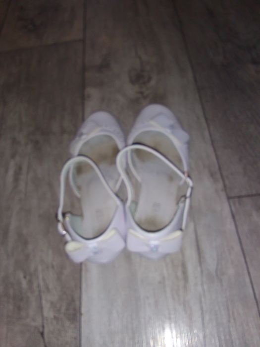 Buty komunijne r. 35