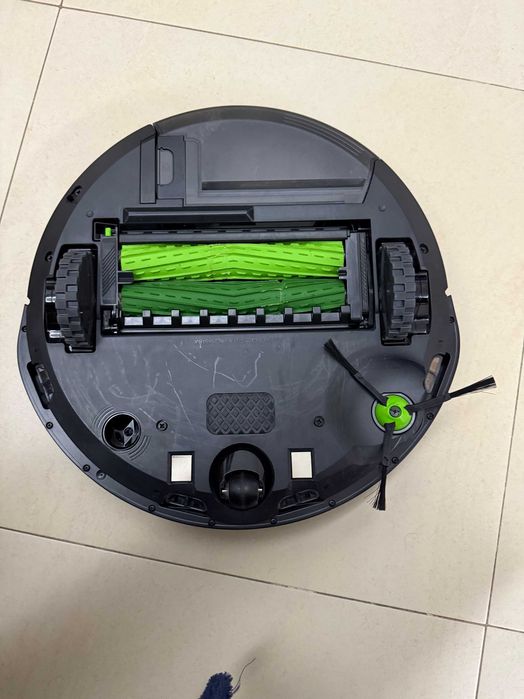 Aspirador iRobot Roomba i5 (Março de 2025)