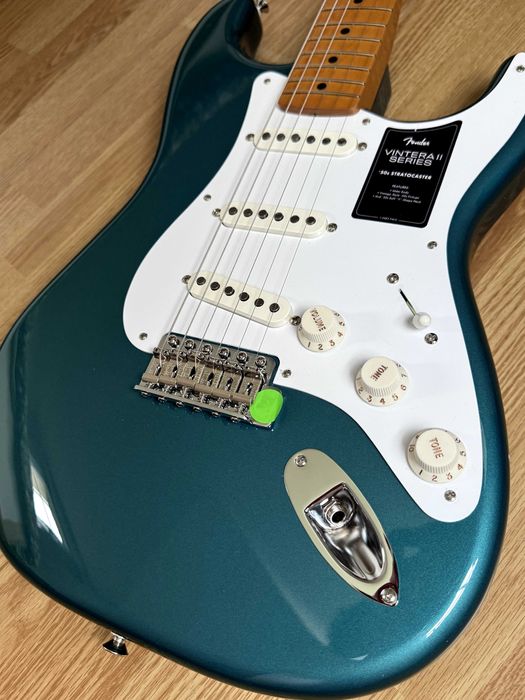 Новий Fender Vintera II ’50s Stratocaster Maple Fingerboard Ocean Turquoise Metallic