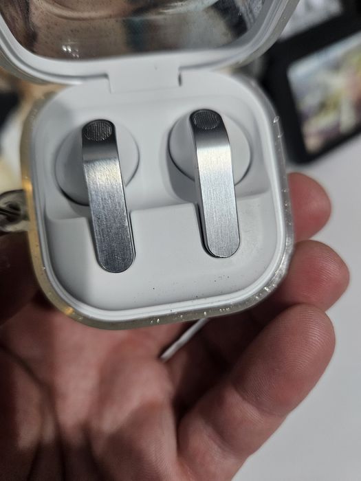 Практично нові samsung galaxy buds 4