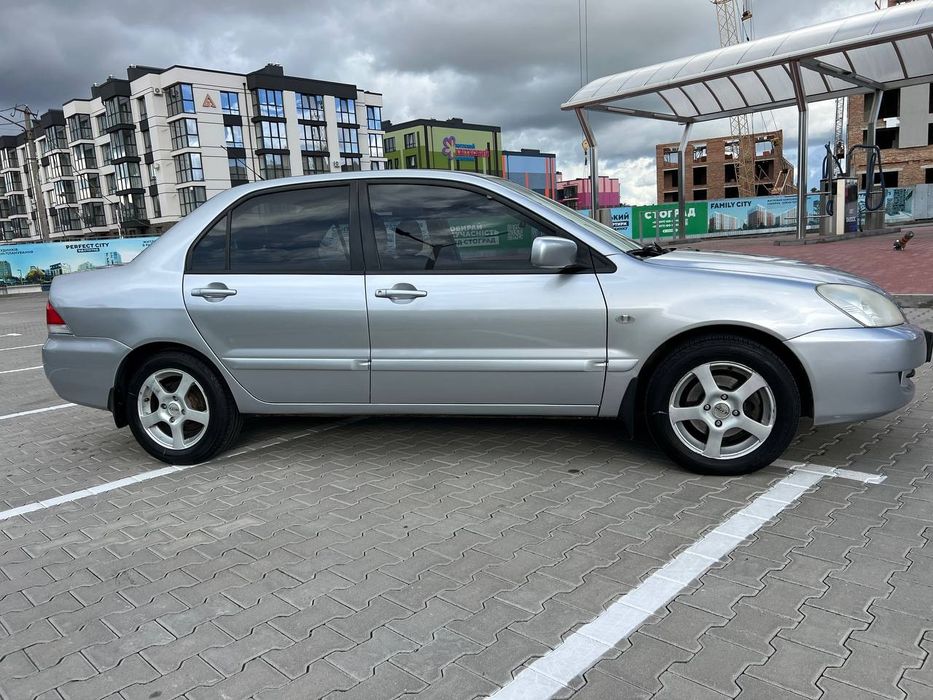 Mitsubishi lancer