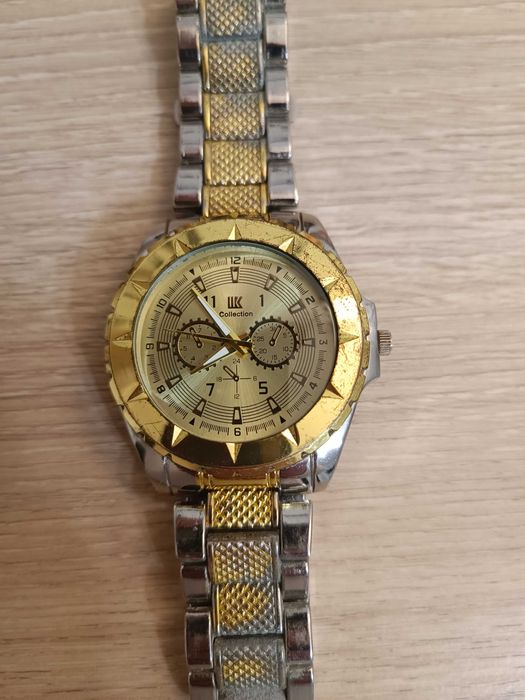 Продам наручний годинник