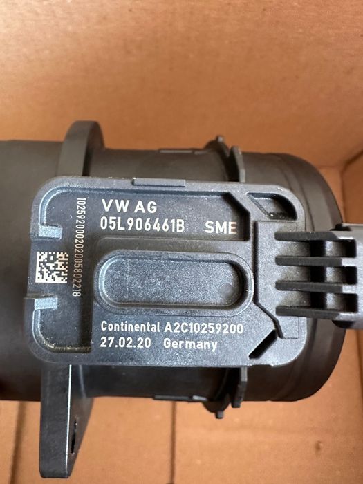 Розходомір повітря 05L906461E 05L906461B VW Golf 7 8 T7 Tiguan Оригіна