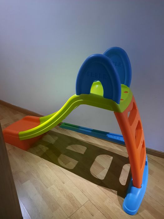 Vendo escorrega infantil