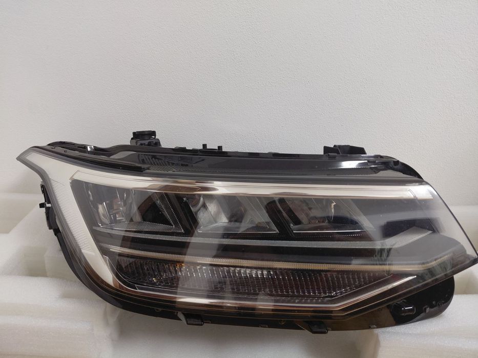 Фара права ліва Volkswagen Tiguan Full Led 2021 2022 2023 2024 оригінал USA
