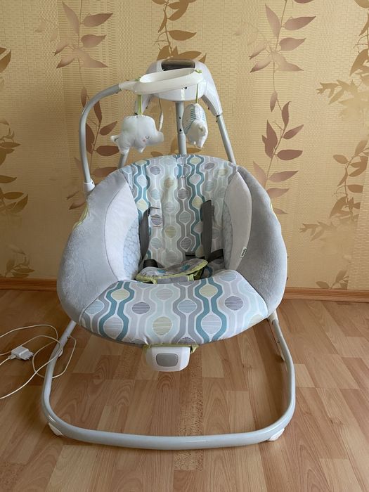 Укачивающия детская качеля