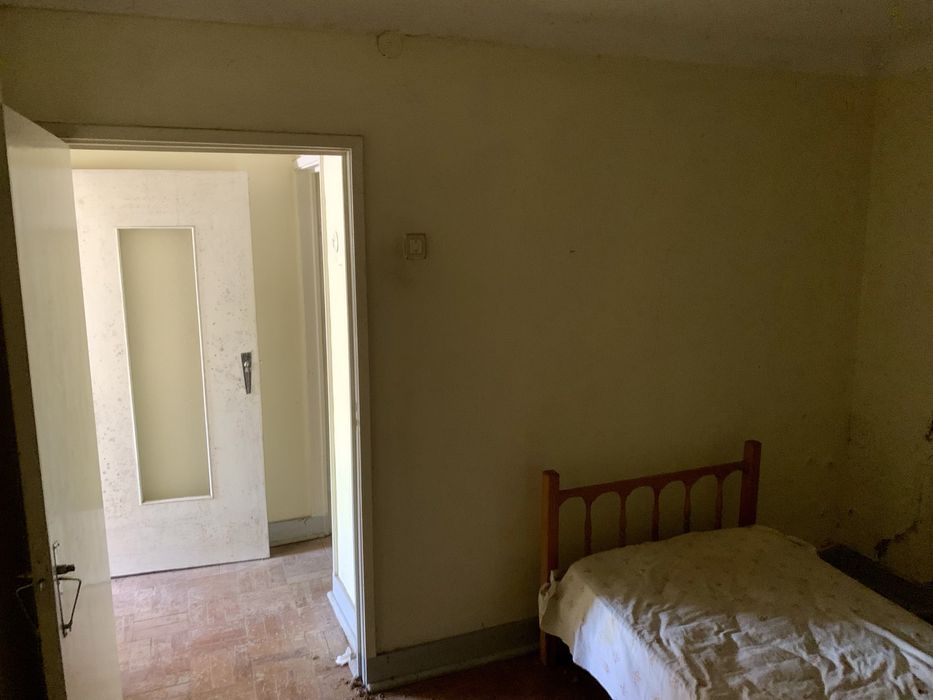 Cama de solteiro de madeira + colchão