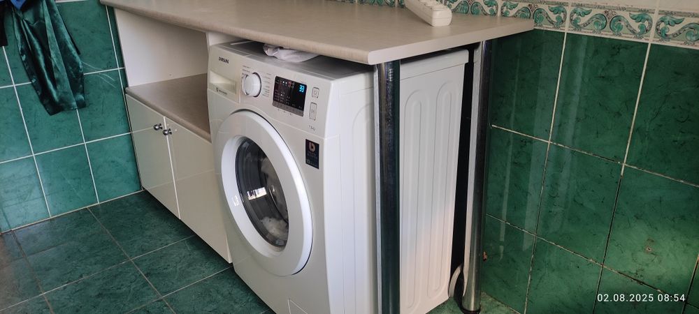 Продам два столи.