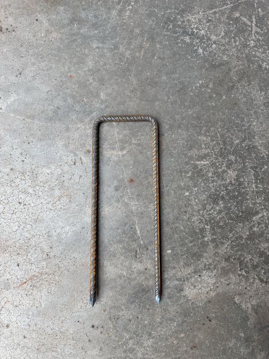 Kotwice do agrowłóknina, plandeki, folii na baloty