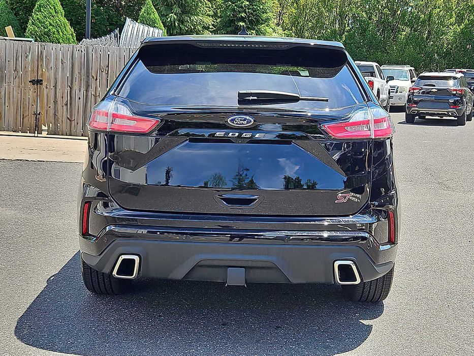 Ford Edge      2023