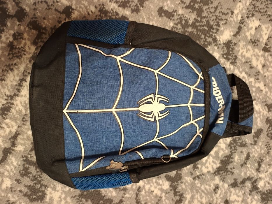 Взуття для хлопчика кросівки сандалі мокасини