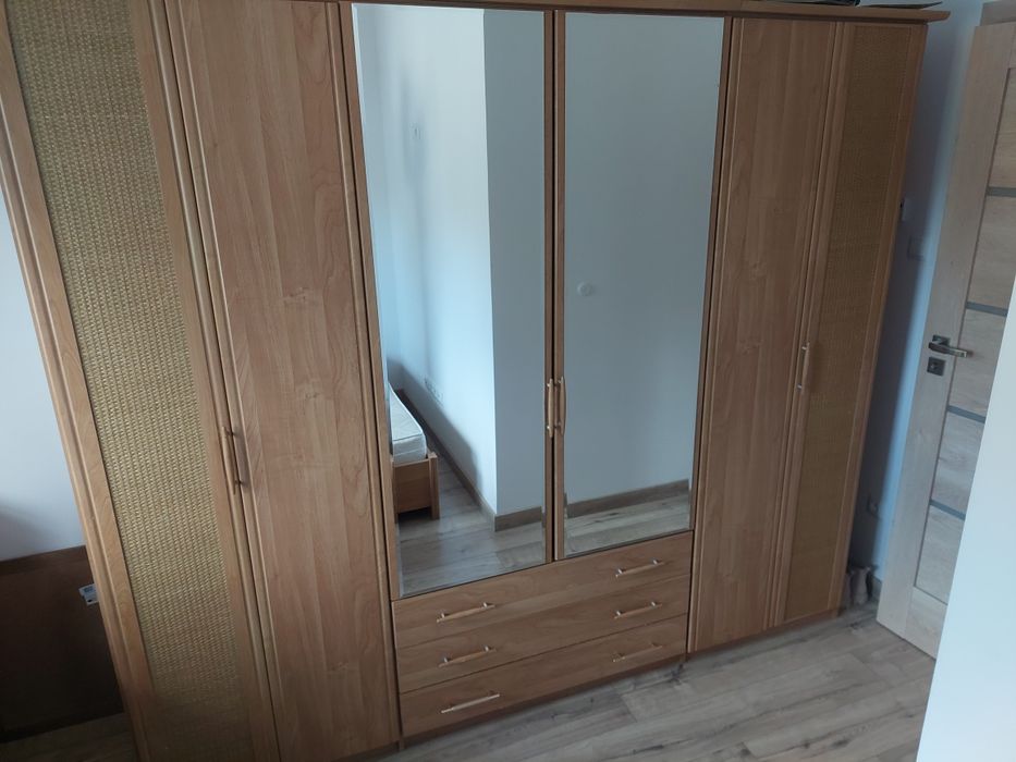 Używany komplet mebli