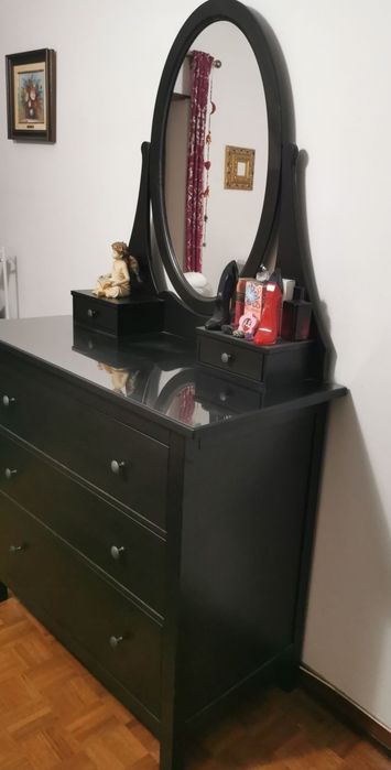 Toucador preto com espelho