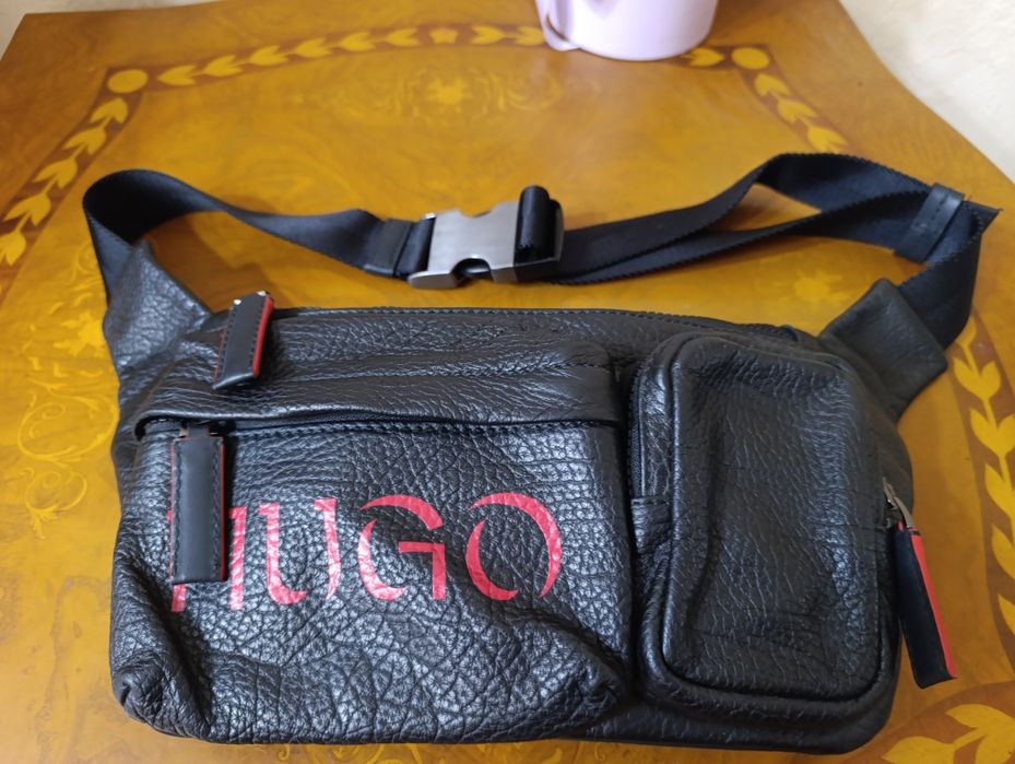 поясна сумка Hugo з чорної шкіри