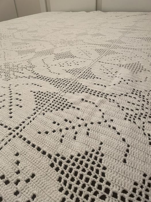 Colcha em renda  feita À MÃO